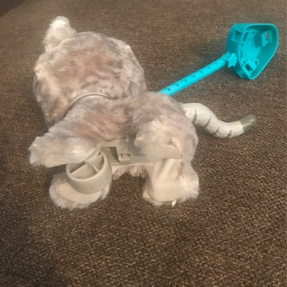 Fur real walks a lot cat working - Picture 2 of 5